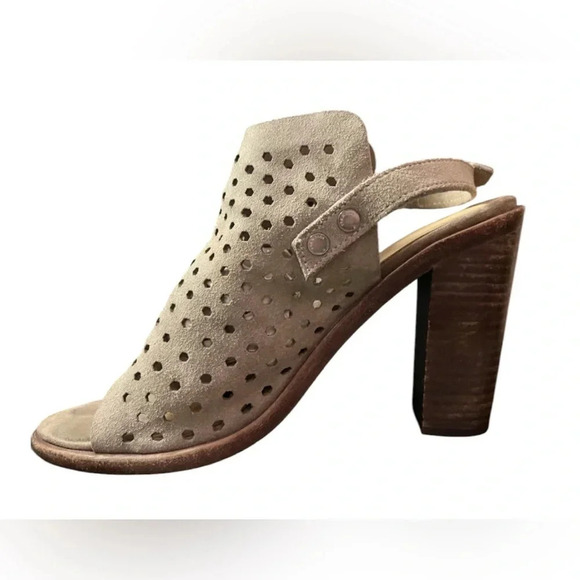 Sandals - Picture 5 of 6